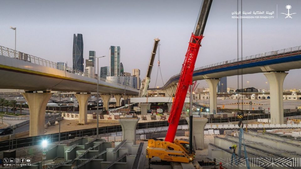 Cranes on the interchange during erection.